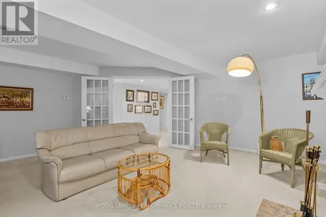 7 Roseglen Private Ottawa ON K1H 1B5