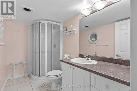 7 Roseglen Private Ottawa ON K1H 1B5