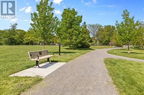 7 Roseglen Private Ottawa ON K1H 1B5