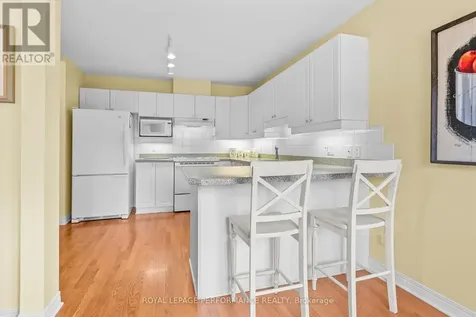 7 Roseglen Private Ottawa ON K1H 1B5