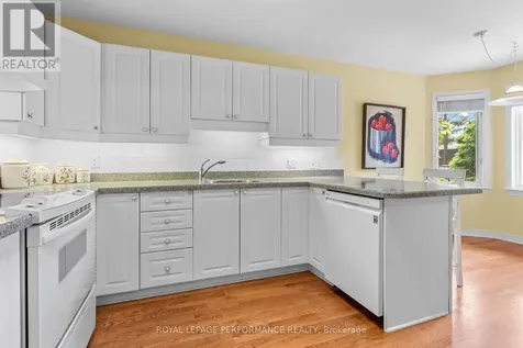 7 Roseglen Private Ottawa ON K1H 1B5