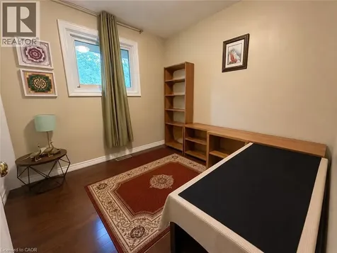 917 Orpha Street Burlington ON L7R 3W5
