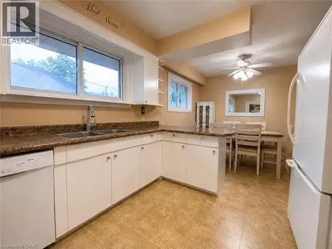 917 Orpha Street Burlington ON L7R 3W5