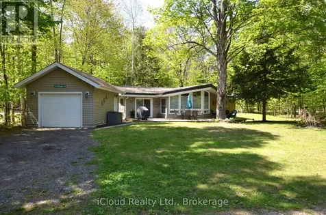 20 Roberval Circle Tiny ON L9M 0E1