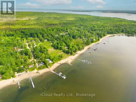 20 Roberval Circle Tiny ON L9M 0E1