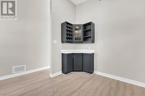 1259 Meadowlands Drive East Ottawa ON K2E 6K4
