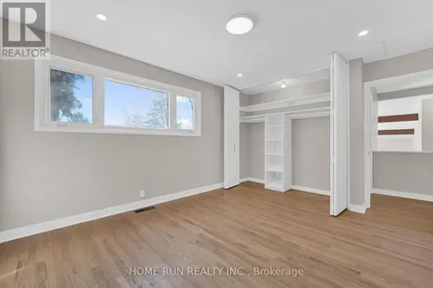 1259 Meadowlands Drive East Ottawa ON K2E 6K4