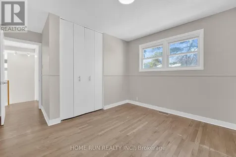 1259 Meadowlands Drive East Ottawa ON K2E 6K4