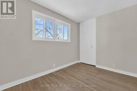 1259 Meadowlands Drive East Ottawa ON K2E 6K4