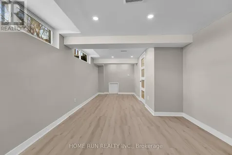 1259 Meadowlands Drive East Ottawa ON K2E 6K4