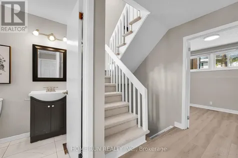 1259 Meadowlands Drive East Ottawa ON K2E 6K4