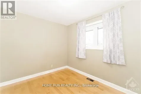 39 Epworth Avenue Ottawa ON K2G 2L8