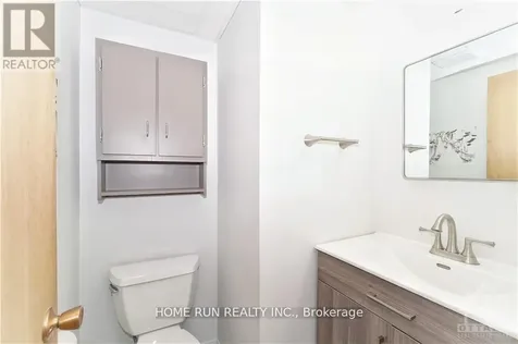 39 Epworth Avenue Ottawa ON K2G 2L8