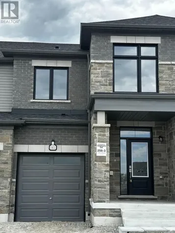 141 Fenchurch Manor Barrie ON L9J 0X1