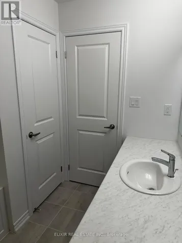 141 Fenchurch Manor Barrie ON L9J 0X1