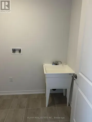 141 Fenchurch Manor Barrie ON L9J 0X1