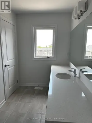 141 Fenchurch Manor Barrie ON L9J 0X1