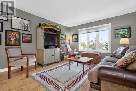53 Therrien Court Penetanguishene ON L9M 1P6