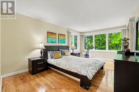 1674 Sansonnet Street Ottawa ON K1C 5Y6