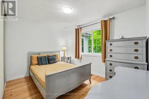 1674 Sansonnet Street Ottawa ON K1C 5Y6