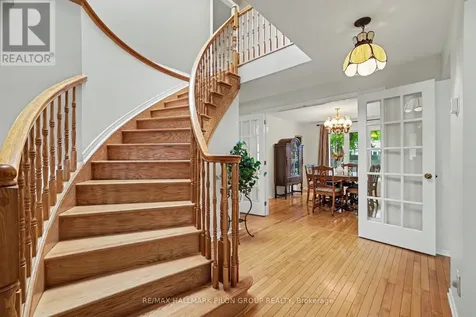 1674 Sansonnet Street Ottawa ON K1C 5Y6