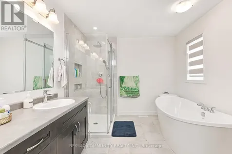 122 Plewes Drive Collingwood ON L9Y 5M4