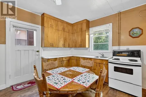 34 Joseph Street Brampton (downtown Brampton) ON L6X 1H6