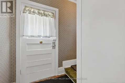 34 Joseph Street Brampton (downtown Brampton) ON L6X 1H6