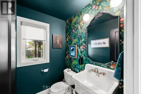 64 Stevenson Avenue Ottawa ON K1Z 6N1