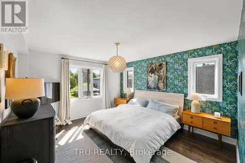 64 Stevenson Avenue Ottawa ON K1Z 6N1