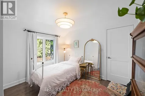 64 Stevenson Avenue Ottawa ON K1Z 6N1
