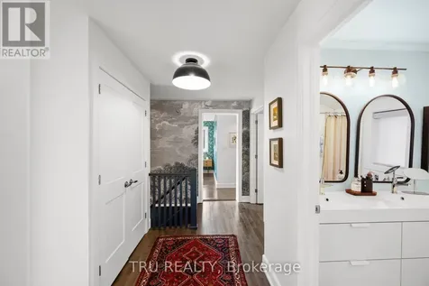 64 Stevenson Avenue Ottawa ON K1Z 6N1