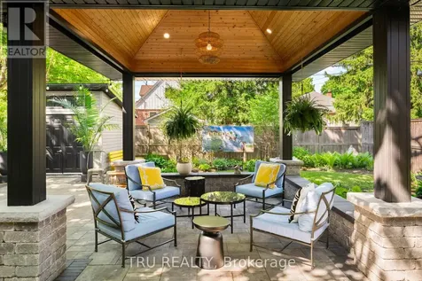 64 Stevenson Avenue Ottawa ON K1Z 6N1