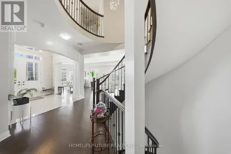 9 Stonesthrow Crescent Uxbridge ON L0C 1A0