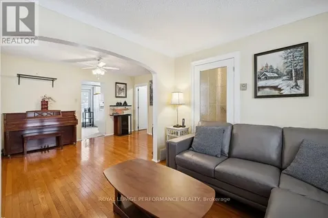 525 Kirkwood Avenue Ottawa ON K1Z 5X2