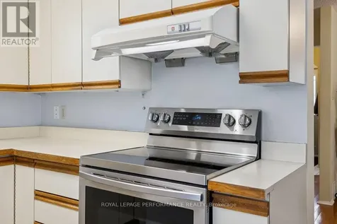525 Kirkwood Avenue Ottawa ON K1Z 5X2