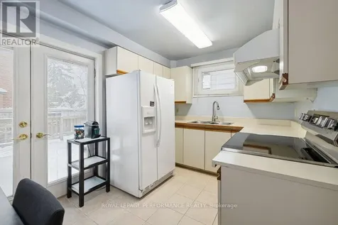 525 Kirkwood Avenue Ottawa ON K1Z 5X2