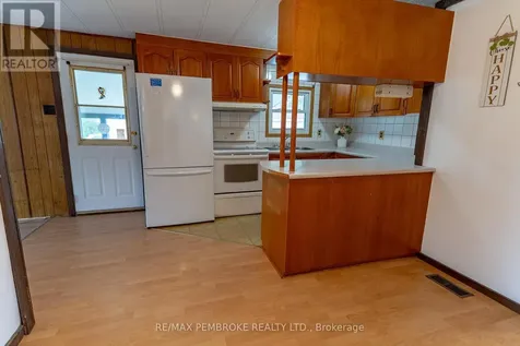 94 Pinehurst Estates Petawawa ON K8H 2H2