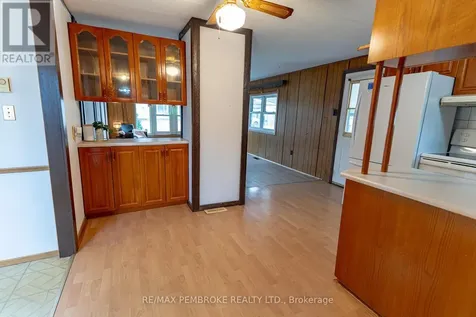 94 Pinehurst Estates Petawawa ON K8H 2H2