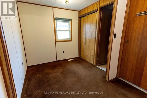 94 Pinehurst Estates Petawawa ON K8H 2H2