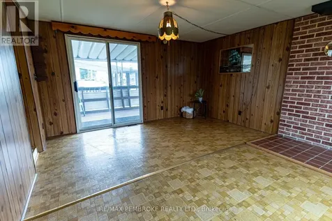 94 Pinehurst Estates Petawawa ON K8H 2H2
