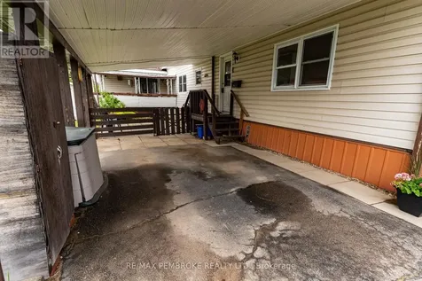 94 Pinehurst Estates Petawawa ON K8H 2H2