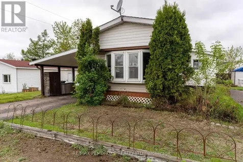 94 Pinehurst Estates Petawawa ON K8H 2H2
