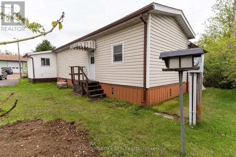 94 Pinehurst Estates Petawawa ON K8H 2H2