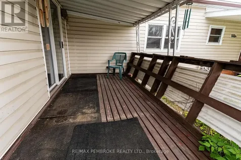 94 Pinehurst Estates Petawawa ON K8H 2H2