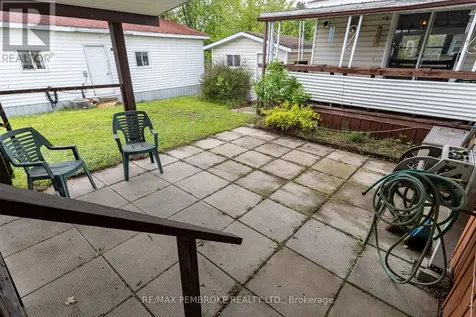 94 Pinehurst Estates Petawawa ON K8H 2H2
