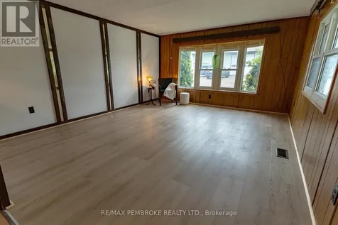 94 Pinehurst Estates Petawawa ON K8H 2H2