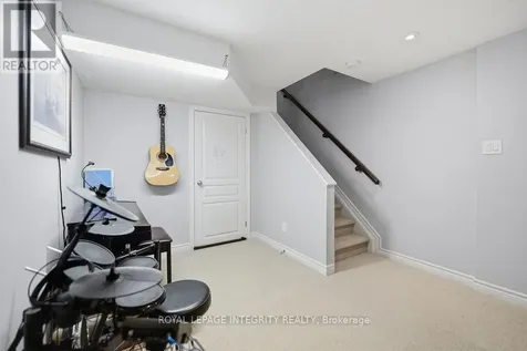 268 Keyrock Drive Ottawa ON K2T 0G2