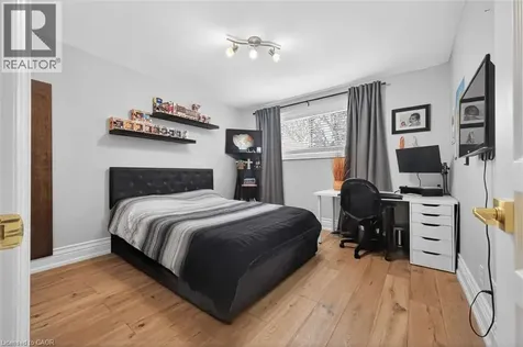 4 Peter Street Hamilton ON L8B 0Z4