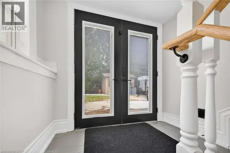 4 Peter Street Hamilton ON L8B 0Z4